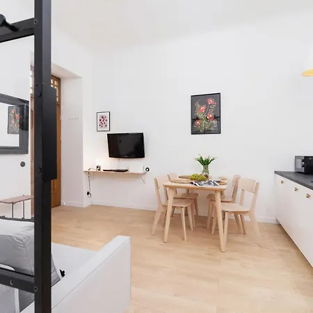 Διαμέρισμα Dwernickiego Cracow By Renters *